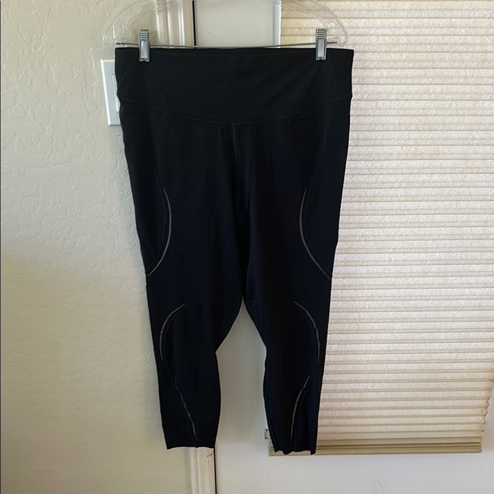 lululemon athletica Black Cropped Leggings